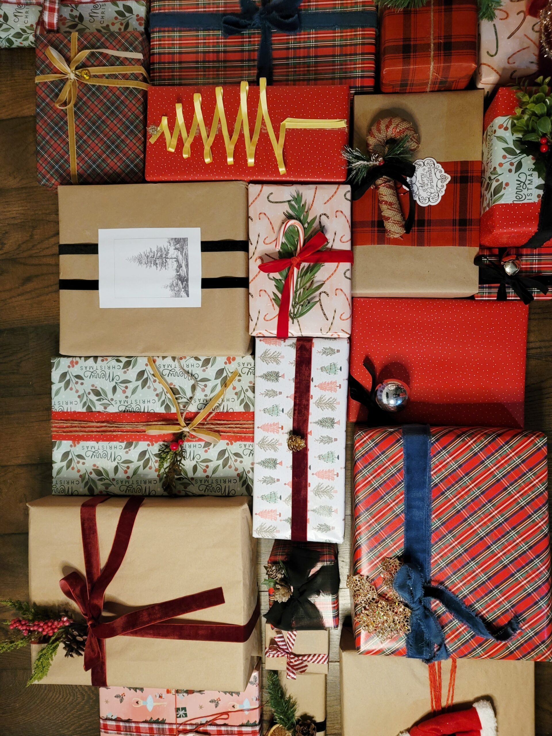 10 Beautiful Christmas Gift Topper Ideas - Truemans Treasures